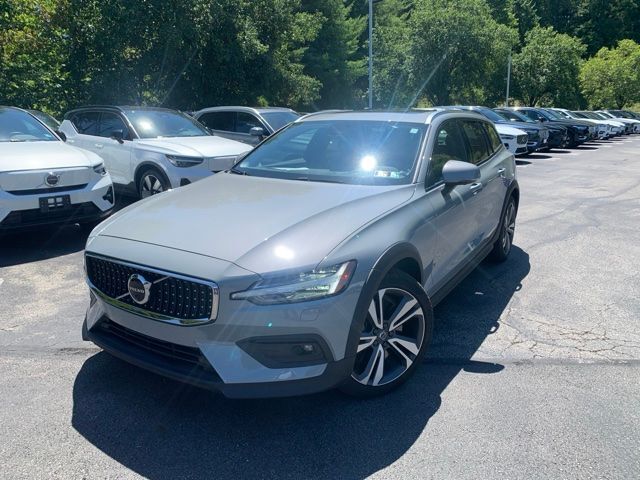 2024 VOLVO V60CC
