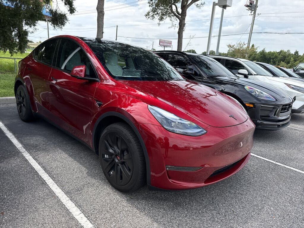 2024 TESLA Model Y