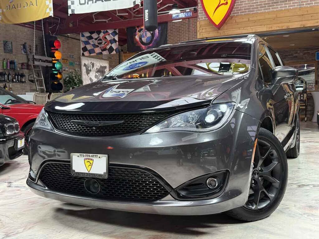 2019 CHRYSLER Pacifica