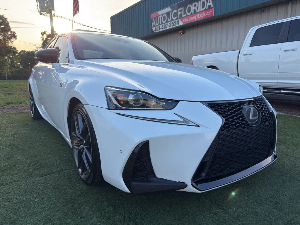 2019 LEXUS IS