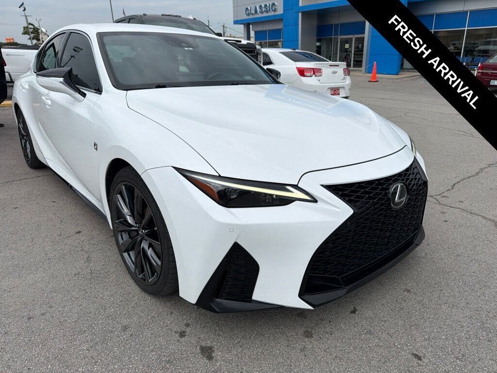 2021 LEXUS IS