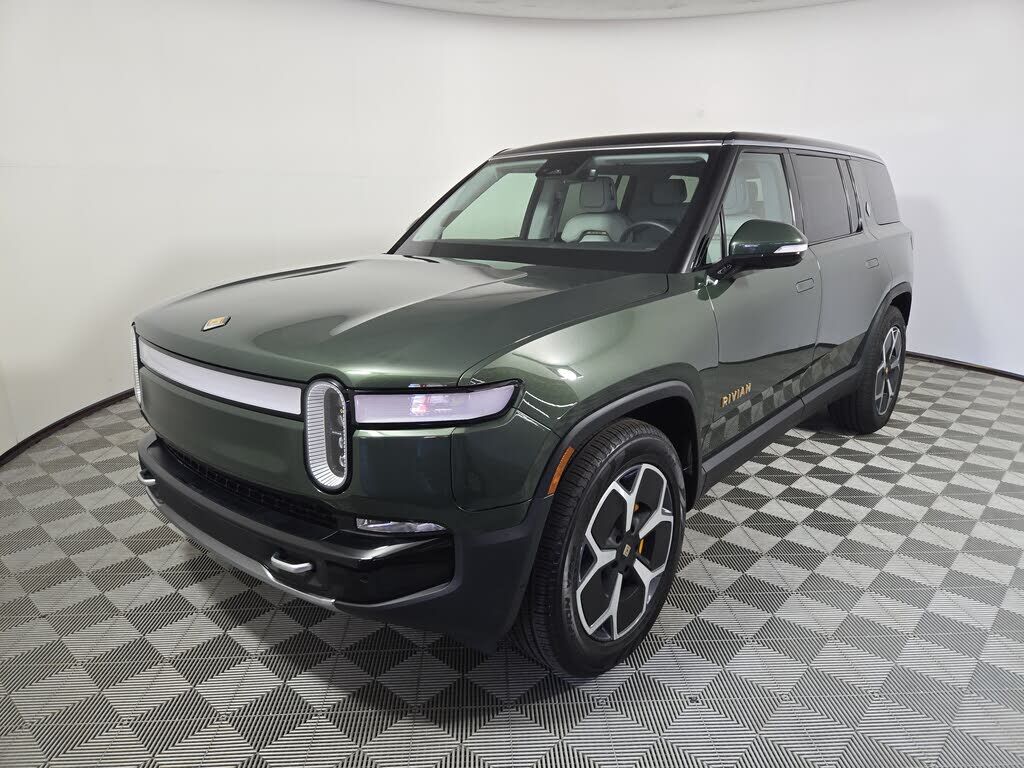 2024 RIVIAN R1S