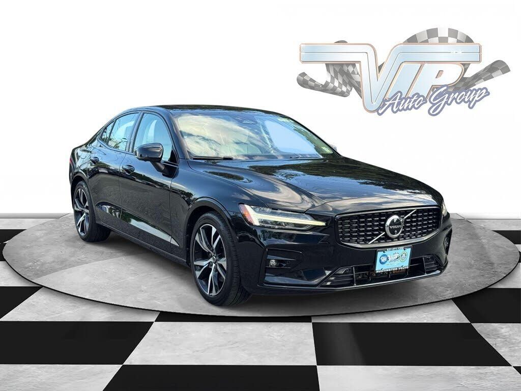 2024 VOLVO S60