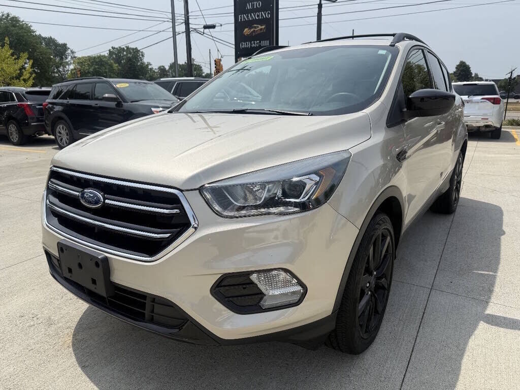 2017 FORD Escape