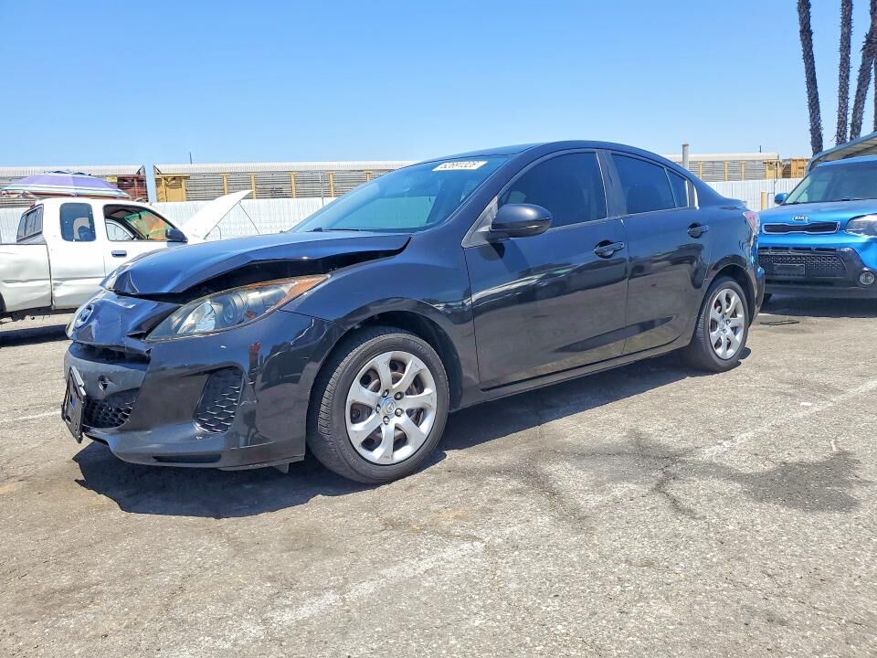 2013 MAZDA Mazda3