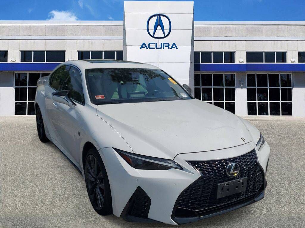 2021 LEXUS IS