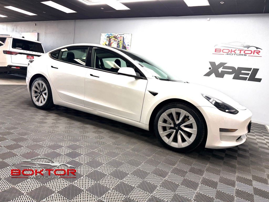 2022 TESLA Model 3