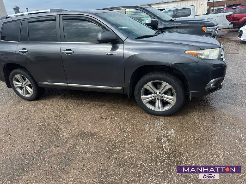 2011 TOYOTA Highlander