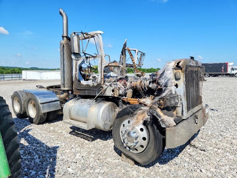 2001 PETERBILT 378