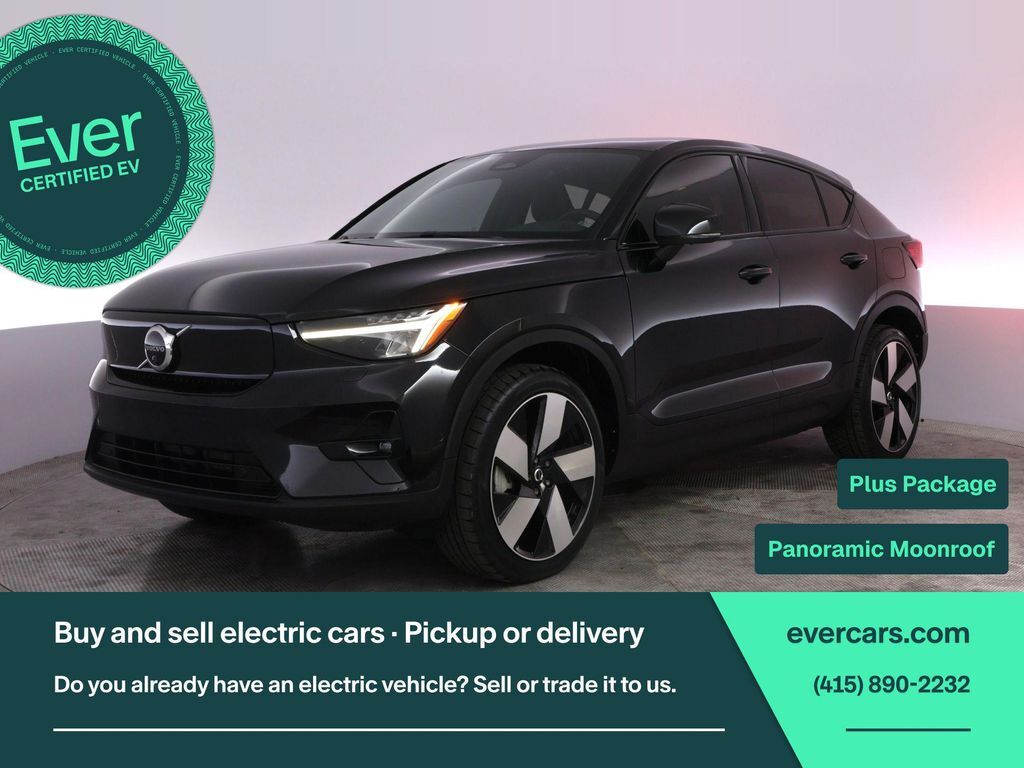 2023 VOLVO C40