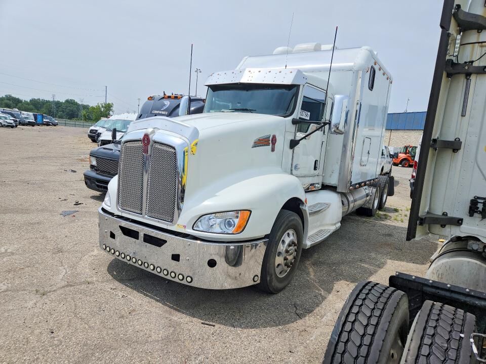 2013 KENWORTH T6 Series