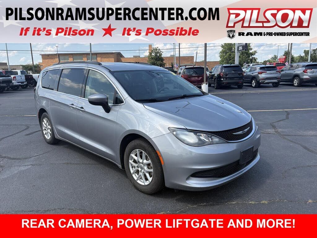 2021 CHRYSLER Voyager
