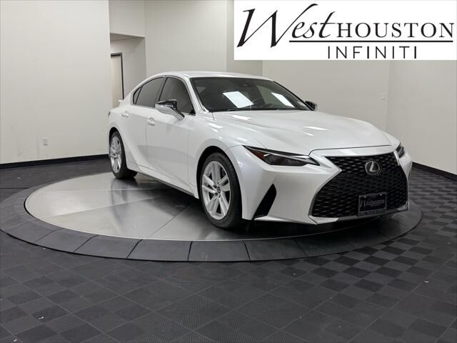 2021 LEXUS IS
