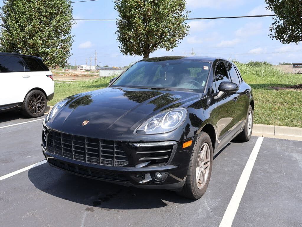 2018 PORSCHE Macan