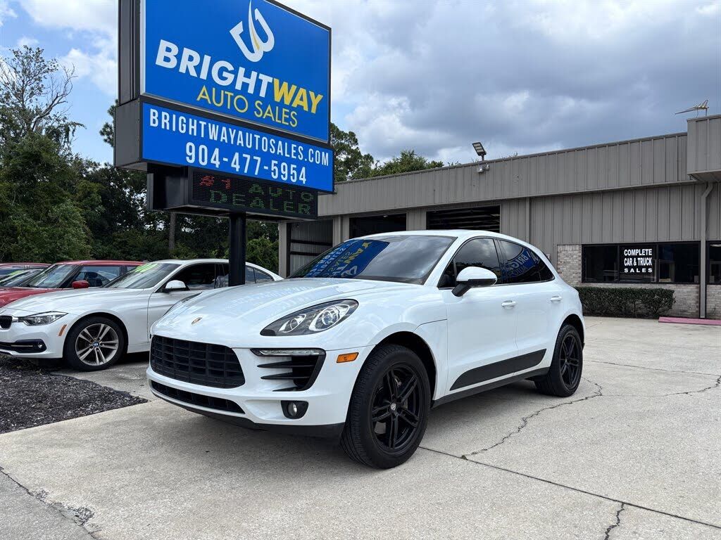 2018 PORSCHE Macan