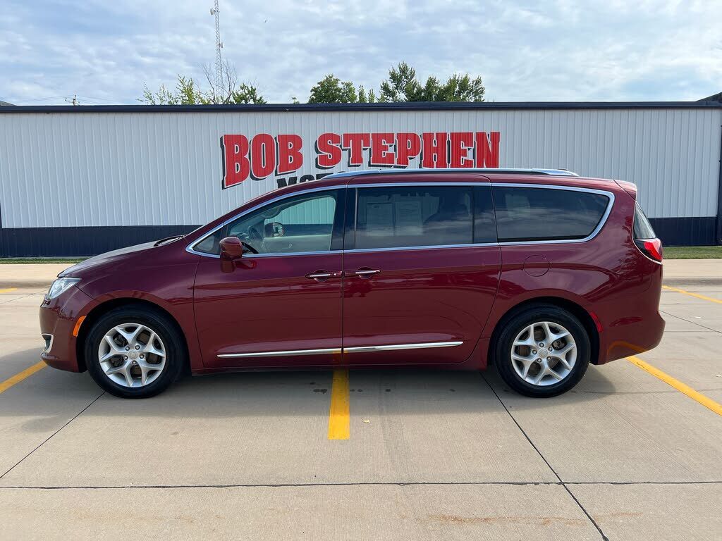 2019 CHRYSLER Pacifica