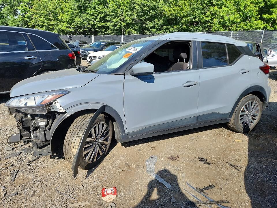 2021 NISSAN Kicks