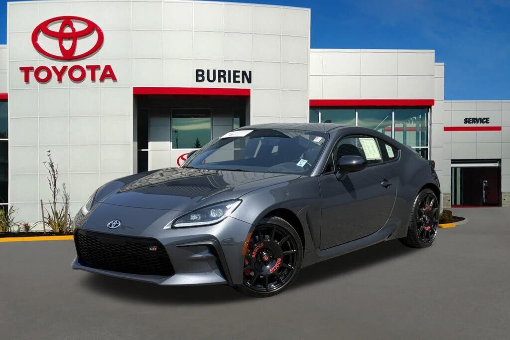 2025 TOYOTA GR86