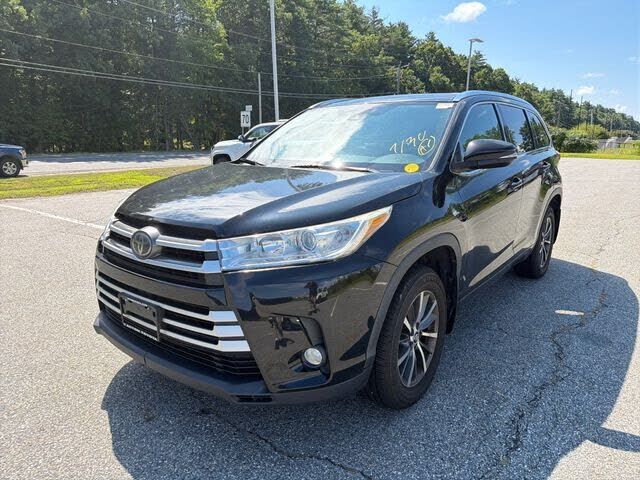 2017 TOYOTA Highlander