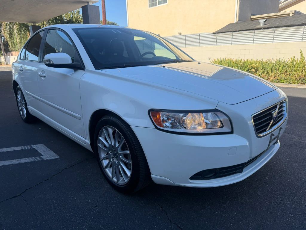 2010 VOLVO S40