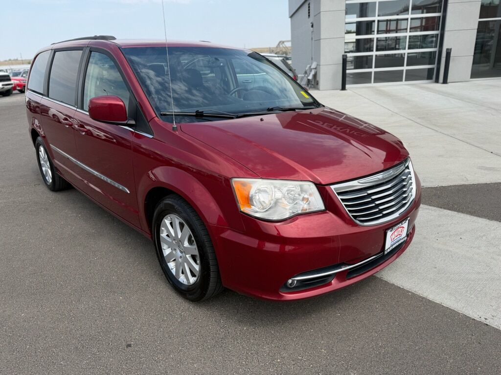 2014 CHRYSLER Town and Country