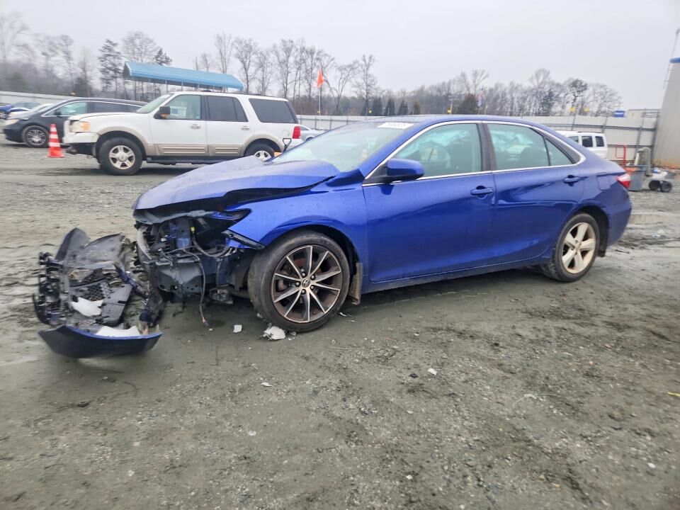 2015 TOYOTA Camry
