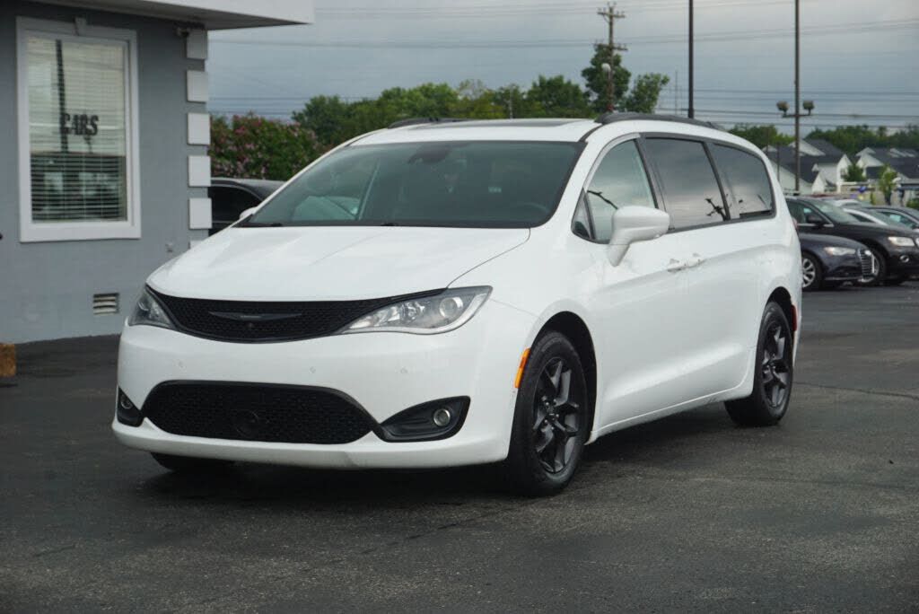2019 CHRYSLER Pacifica