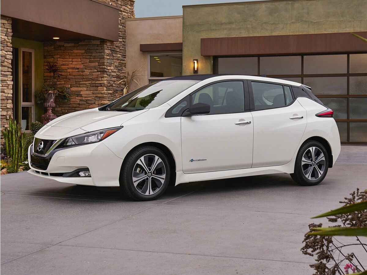 2022 NISSAN Leaf