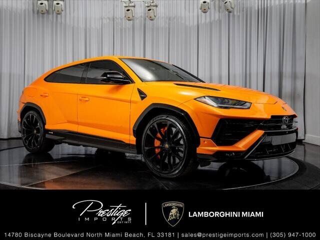 2024 LAMBORGHINI URUS