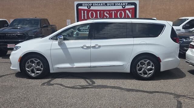 2022 CHRYSLER Pacifica