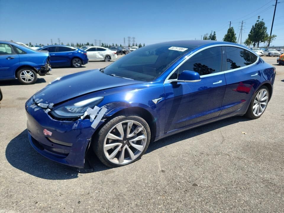 2018 TESLA Model 3