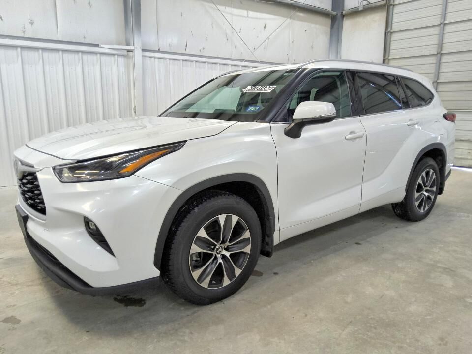 2022 TOYOTA Highlander