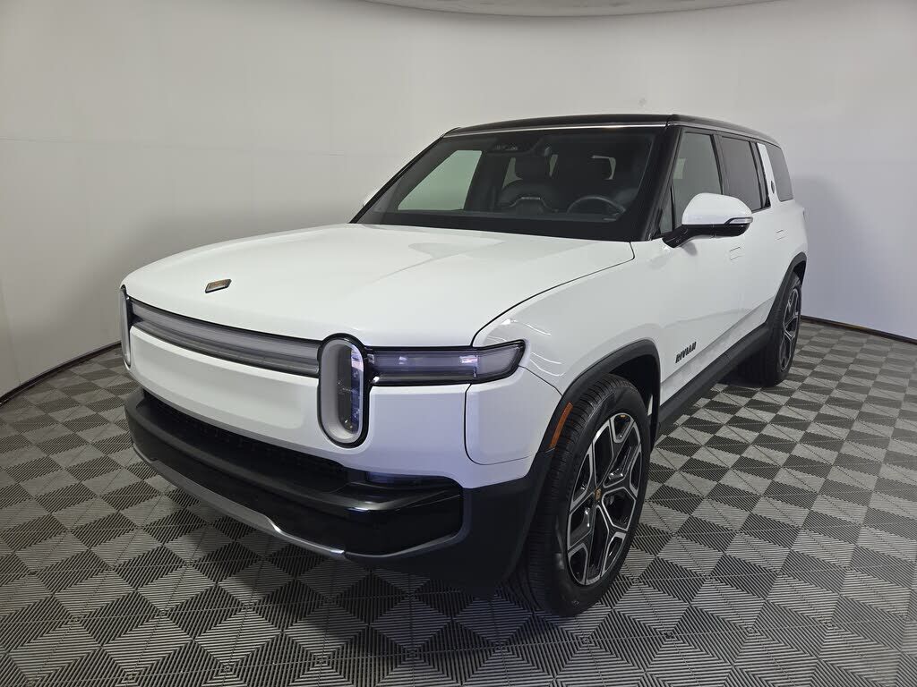 2025 RIVIAN R1S