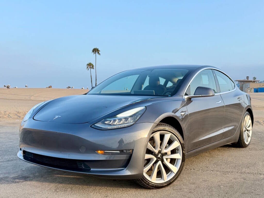 2018 TESLA Model 3