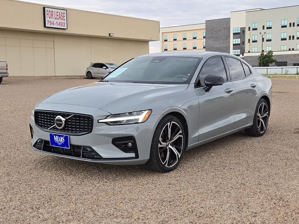 2024 VOLVO S60