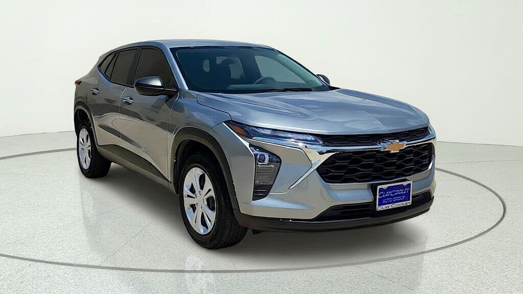 2025 CHEVROLET Trax