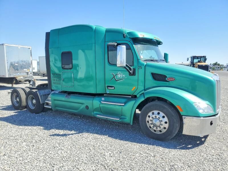 2017 PETERBILT 579