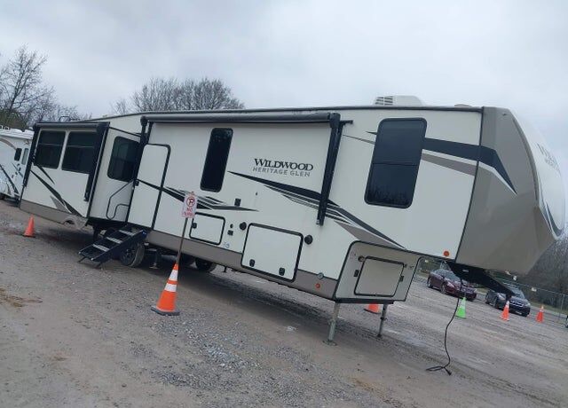 2022 FOREST RIVER Wildwood Laminated Towables