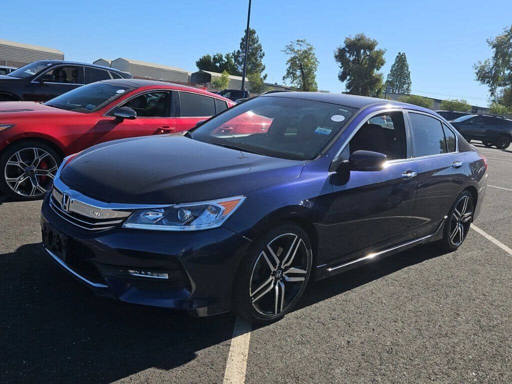 2017 HONDA Accord