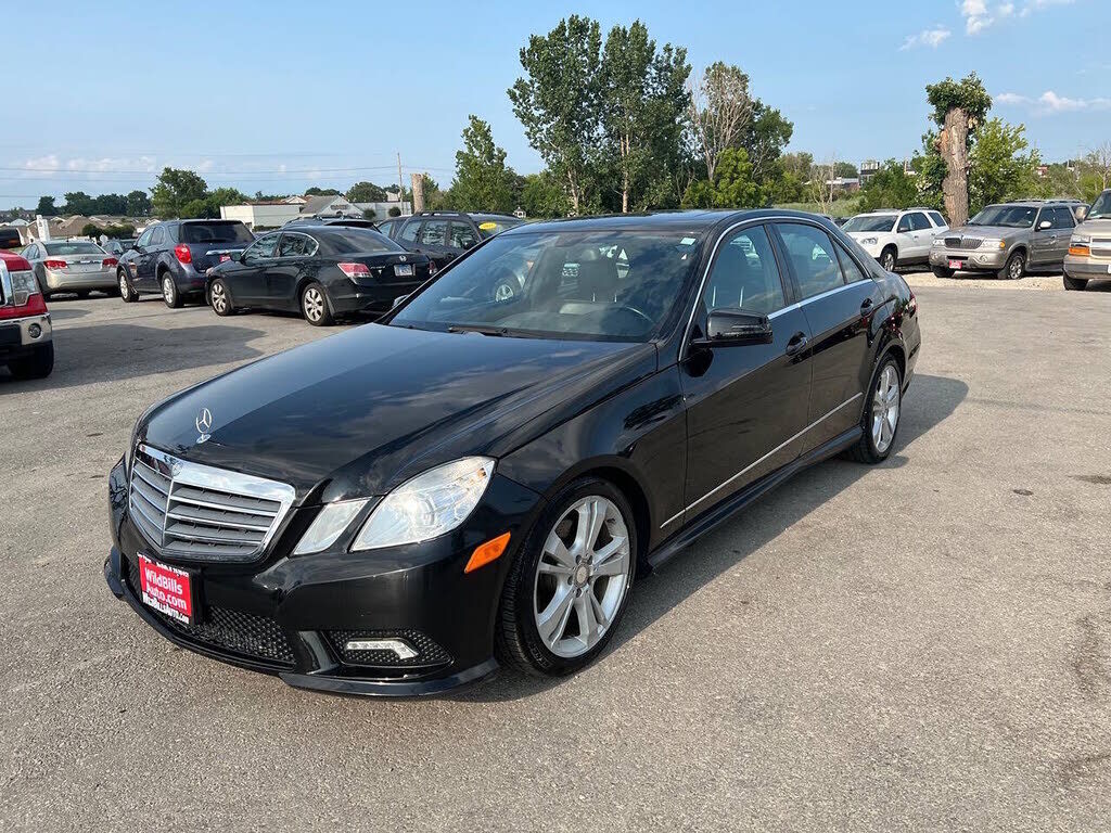 2011 MERCEDES-BENZ E-Class
