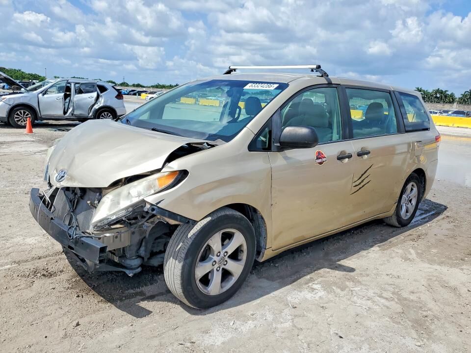 2014 TOYOTA Sienna