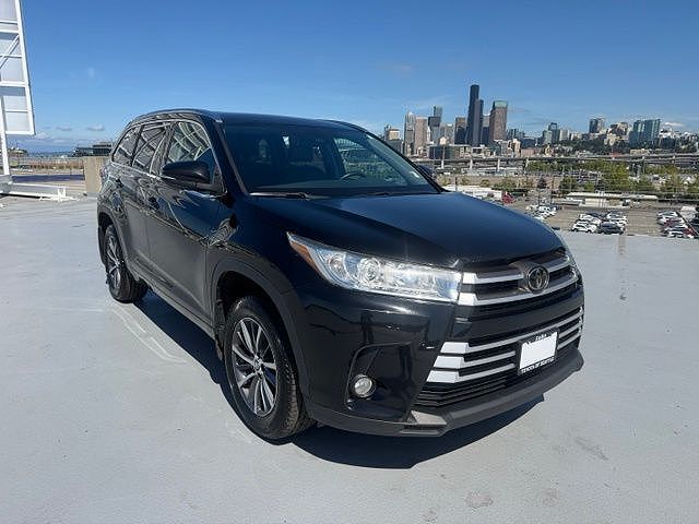 2017 TOYOTA Highlander