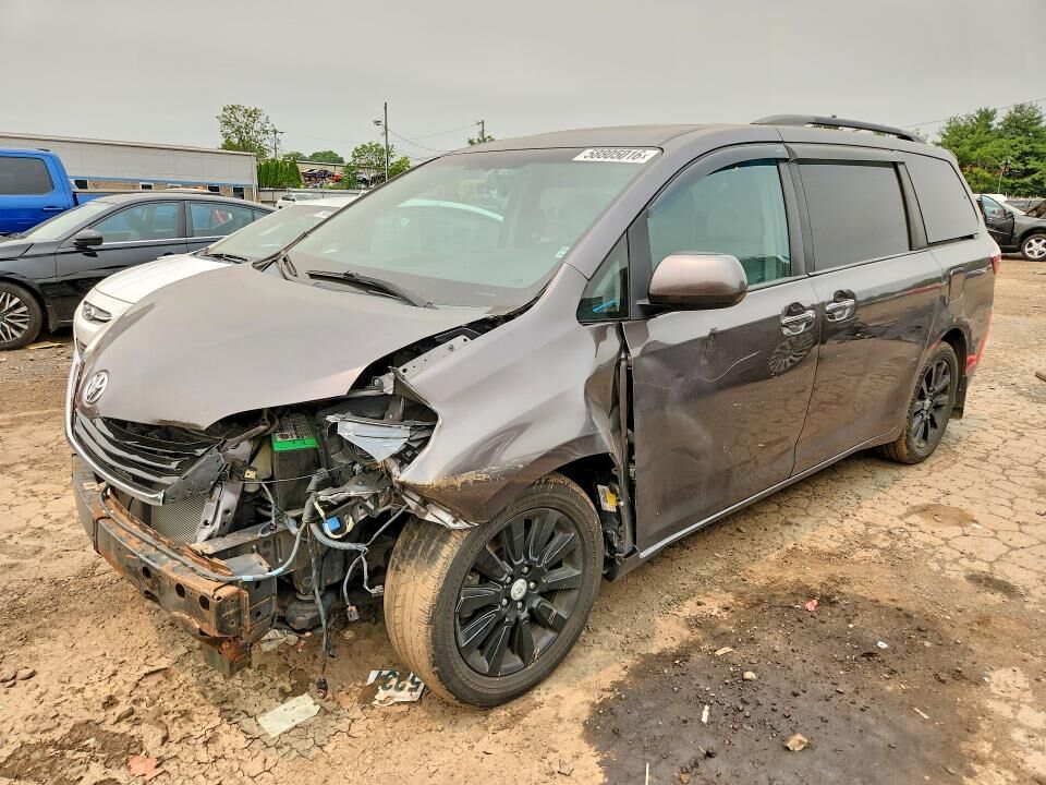 2015 TOYOTA Sienna