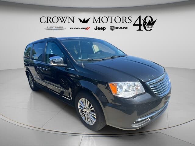 2015 CHRYSLER Town and Country