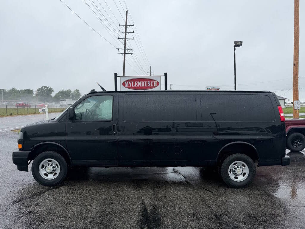 2022 CHEVROLET Express