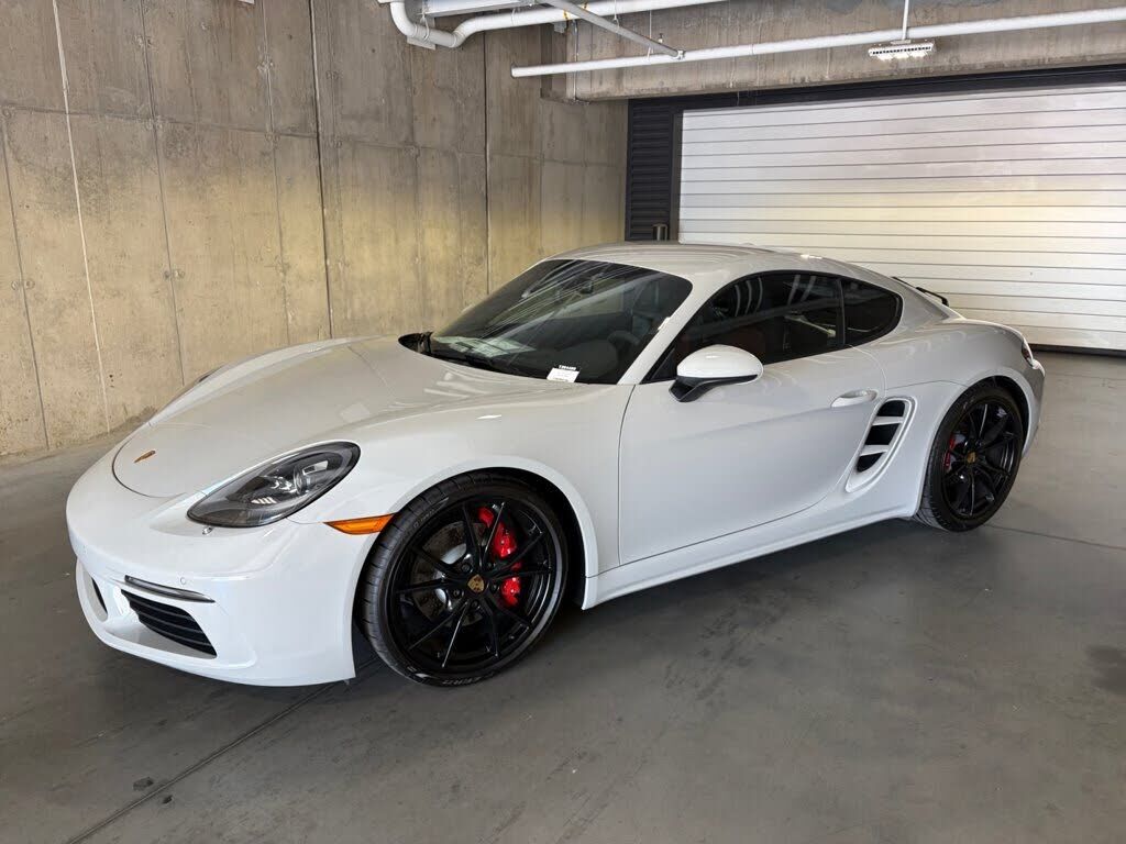 2024 PORSCHE 718