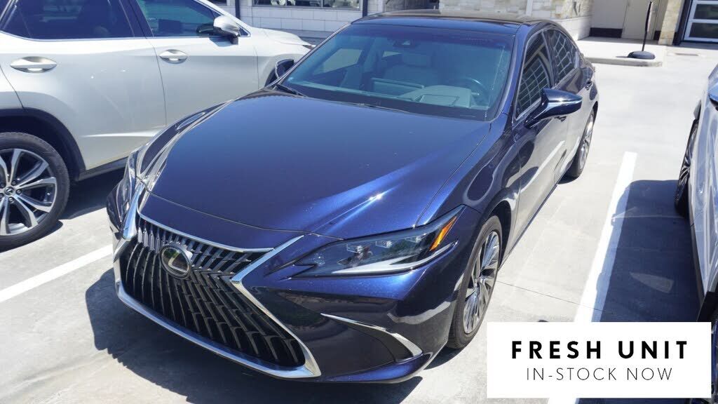 2025 LEXUS ES