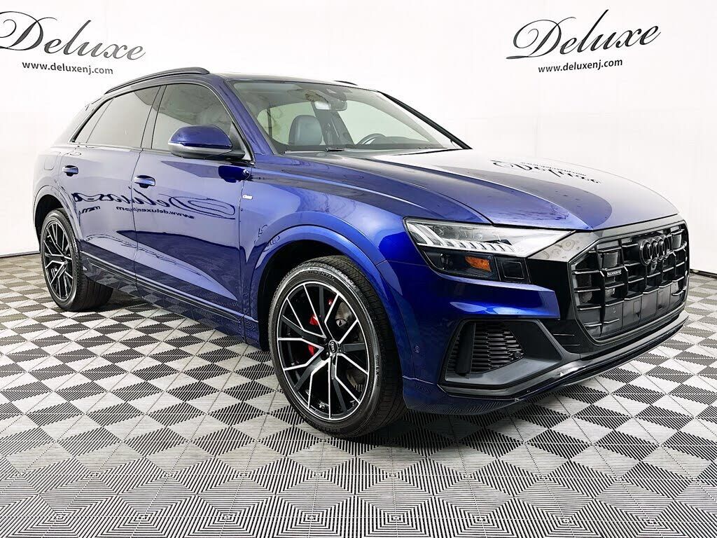 2022 AUDI Q8