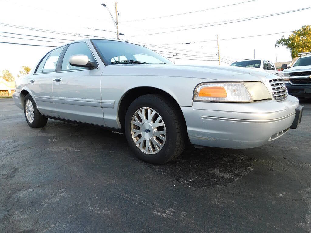 2003 FORD Crown Victoria