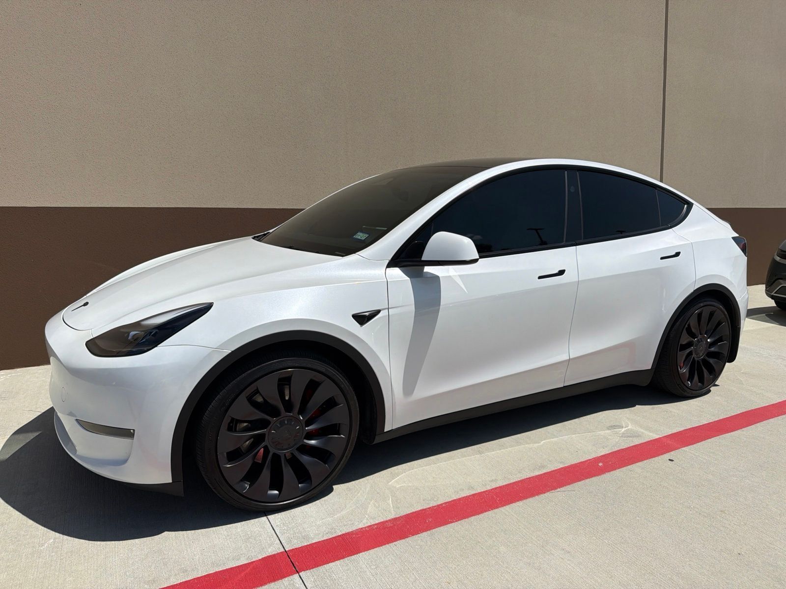 2024 TESLA Model Y